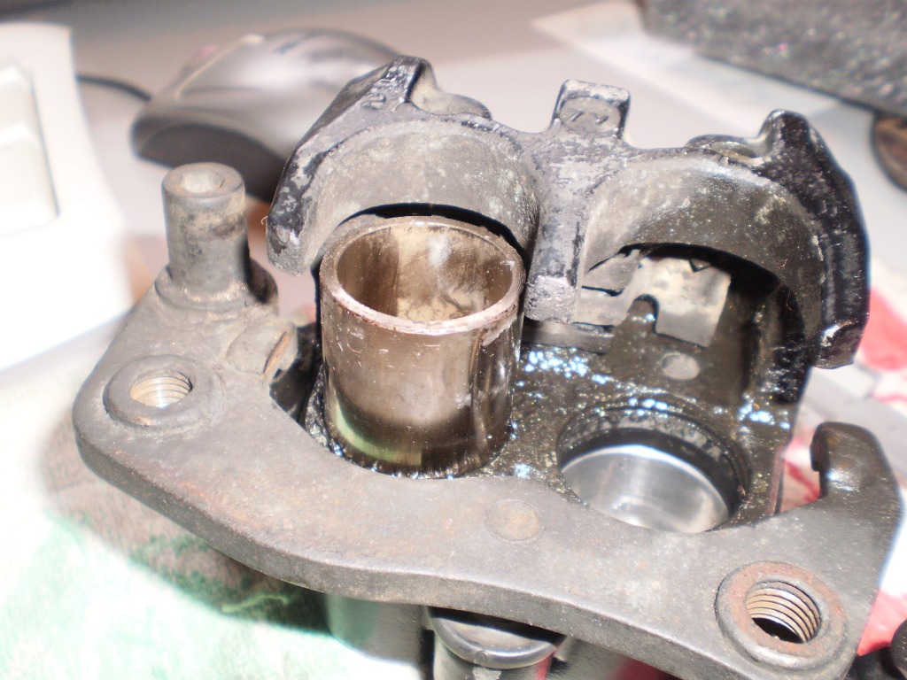1 piston encore coincé.JPG