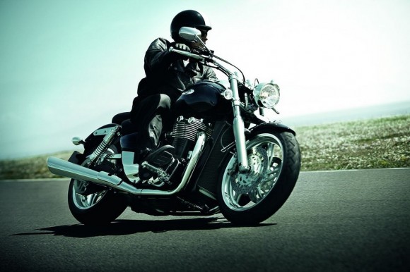 2011_thunderbird_1600_01