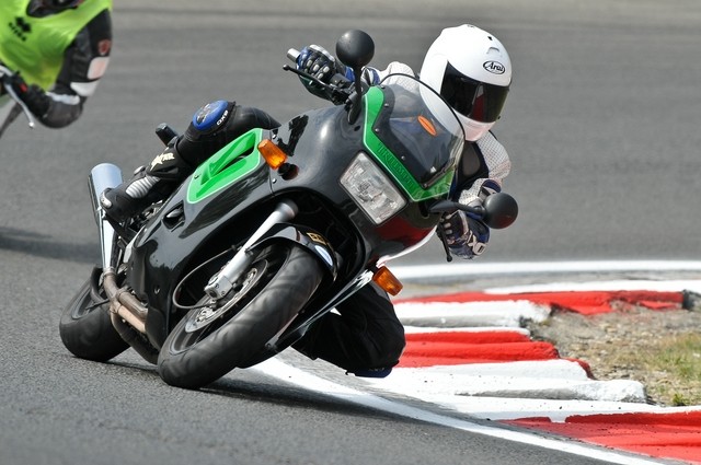 http://www.triumphadonf.com/v3/wp-content/uploads/2011/04/triumph_trophy_1200_talamo_06.jpg