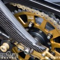 street_triple_full_carbone_12